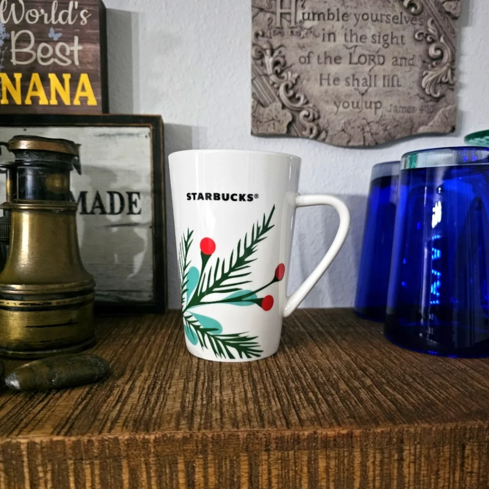 Starbucks Holly Berries Holiday Coffee Mug Cup 12 Oz 2020 Pine
